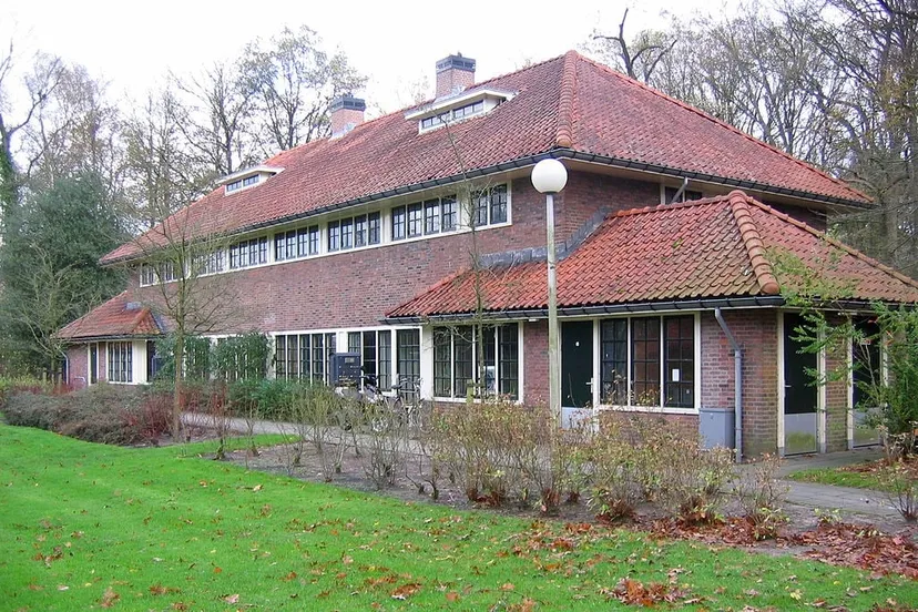 1024px rijksmonument minke wagenaar 2010 willem arntsz hoeve 034 2
