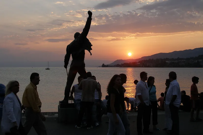 1280px freddy statue montreux sunset