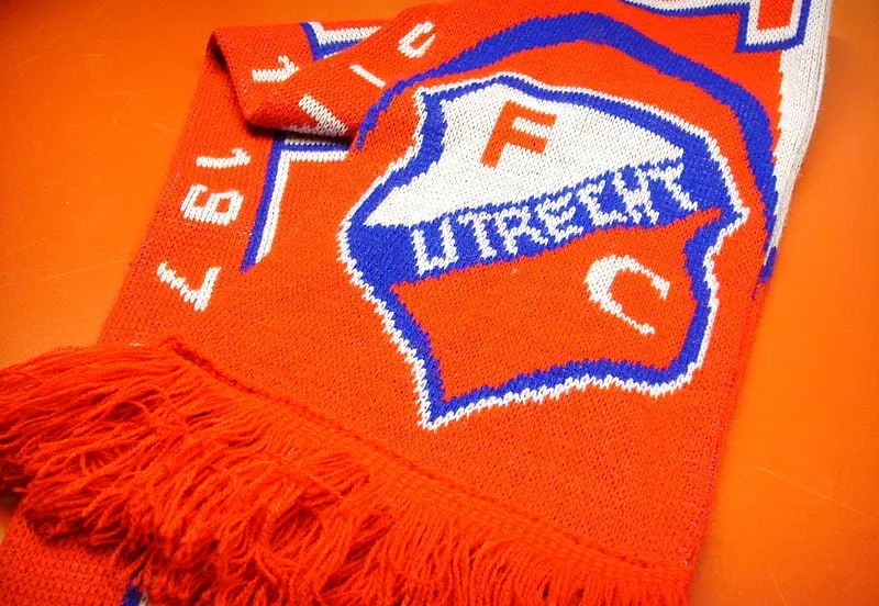 800px fc utrecht logo op sjaal