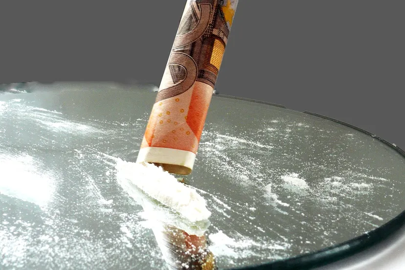 addiction 1687771 1280