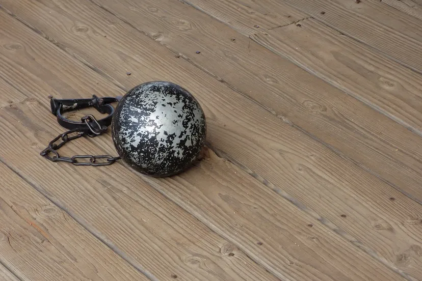 ball and chain 851439 1280