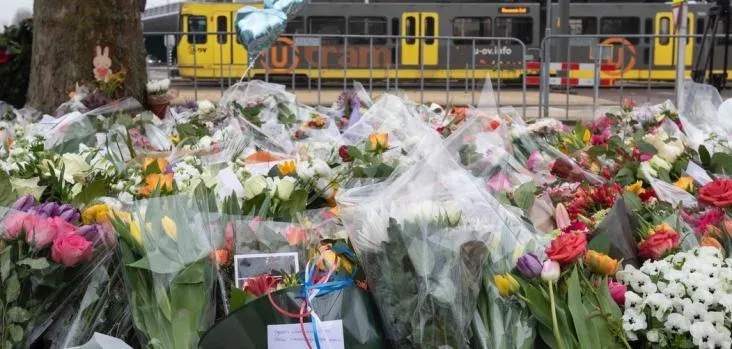 bloemen bij tram utrecht