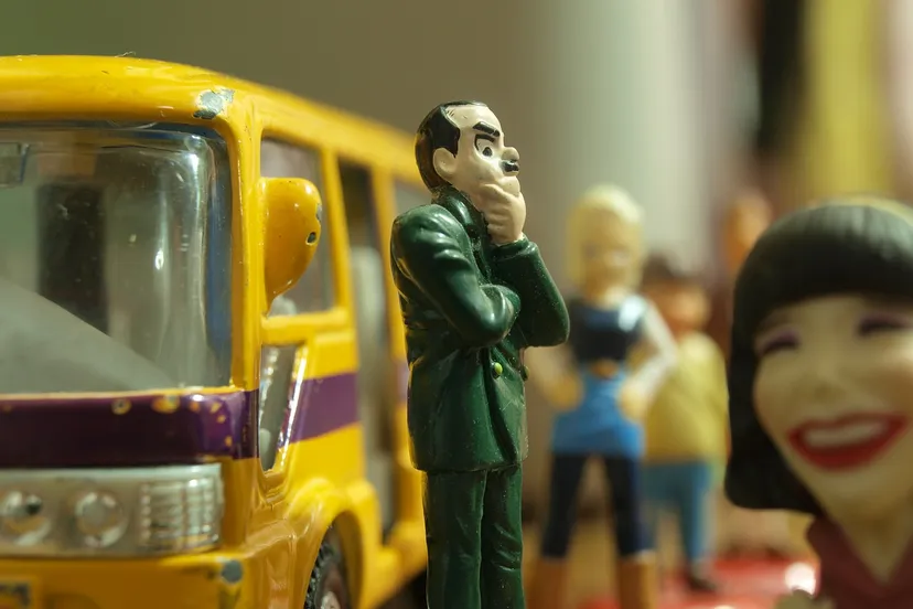 bus stop 391242 1280