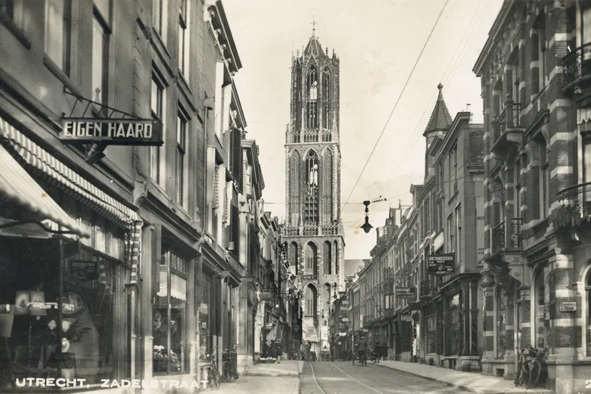 domtoren vanuit zadelstraat 1932 utrechts archief