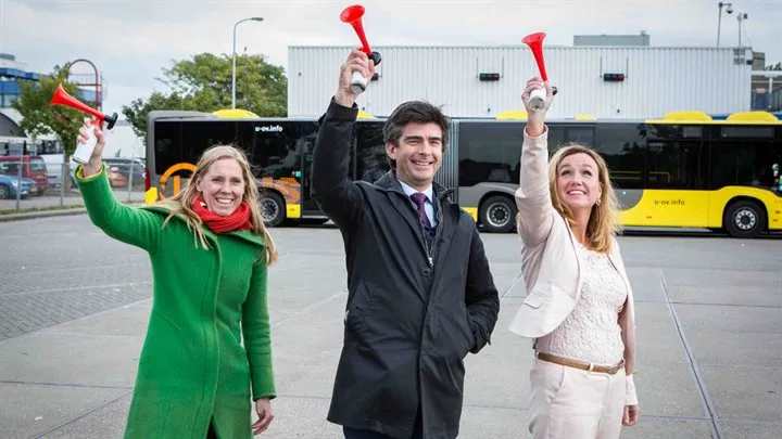 eerste elektrische bus voor utrechtse buslijn 1 gepresenteerd