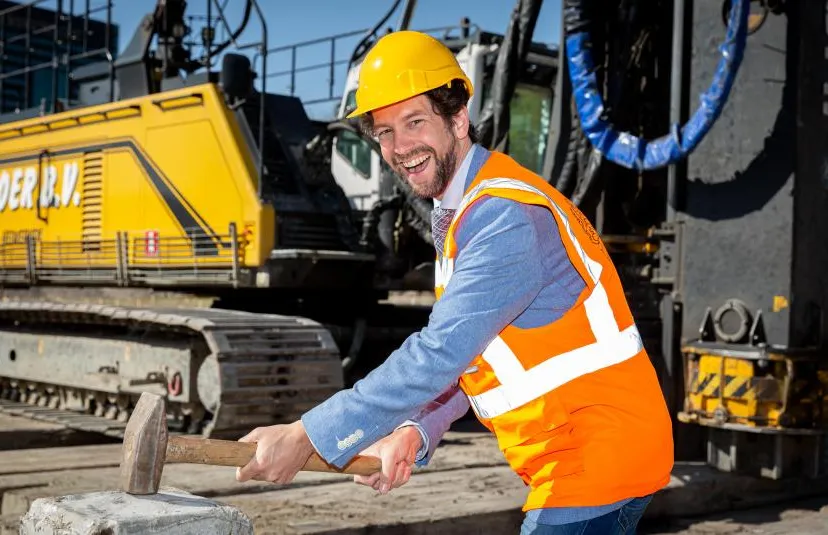 eerste paal busremise pr westraven