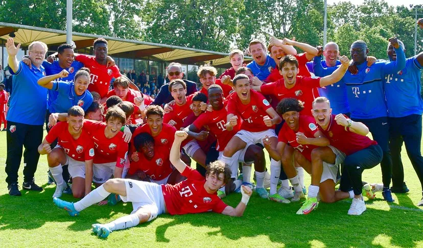 fcuo17 ajaxo17 2022 beker