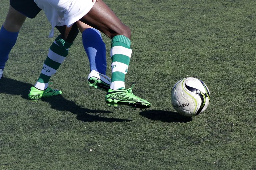 football 1043599 1280 1