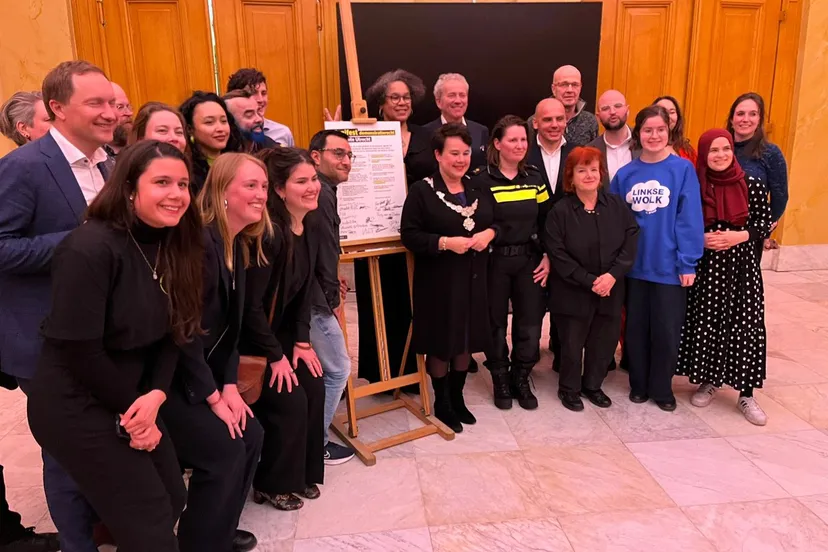 gemeenteraad manifest demonstreren