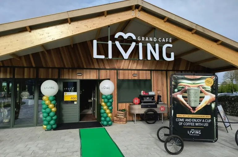 grand cafe the living