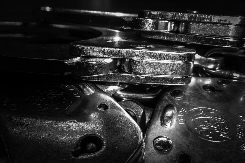 handcuffs 219261 1280