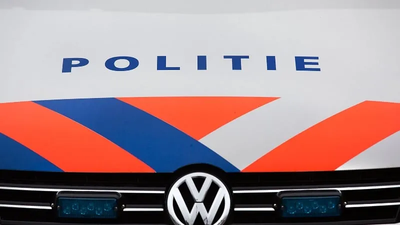 logo politie op dienstauto