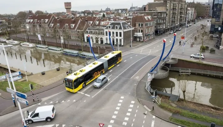 monicabrug20008 2 715x408