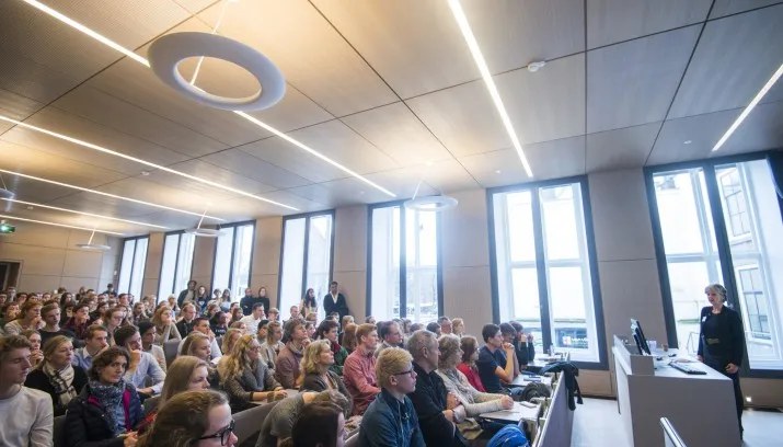 nieuwecollegezaal 715x408