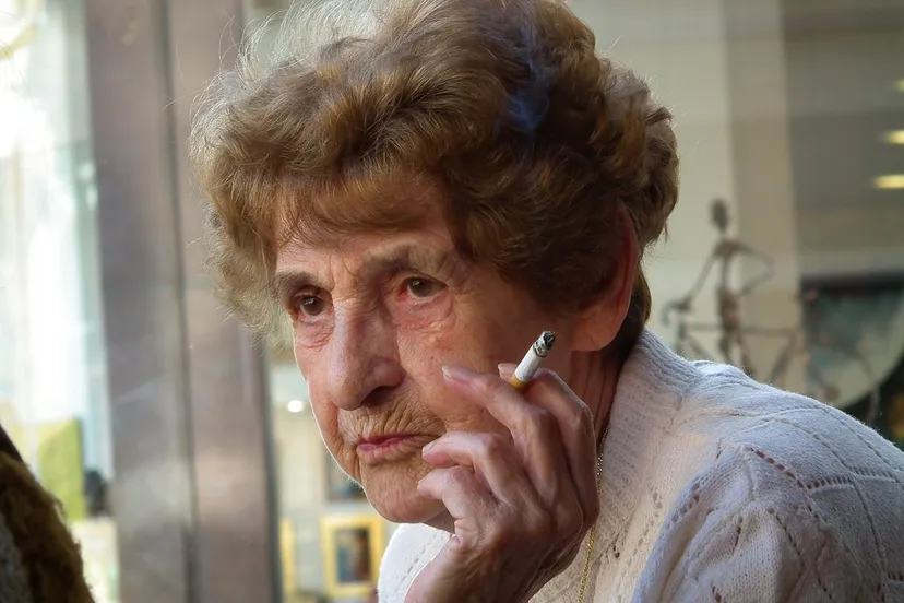 old lady 107404 12803