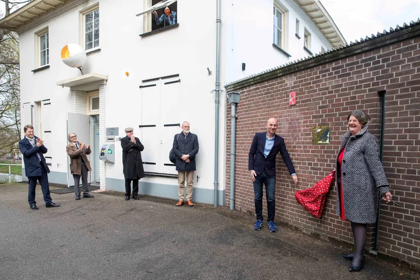 onthulling eps plaquette sonnenborgh