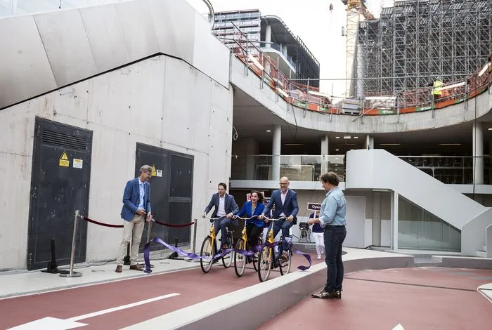 opening fietsenstalling