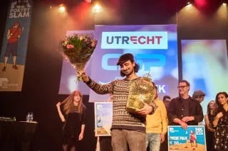 ozan aydogan nk poetry slam 2018 c patrickpost verkleind 320x213