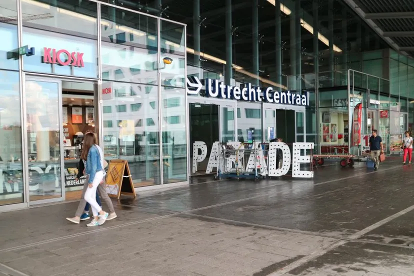 parade op utrecht centraal