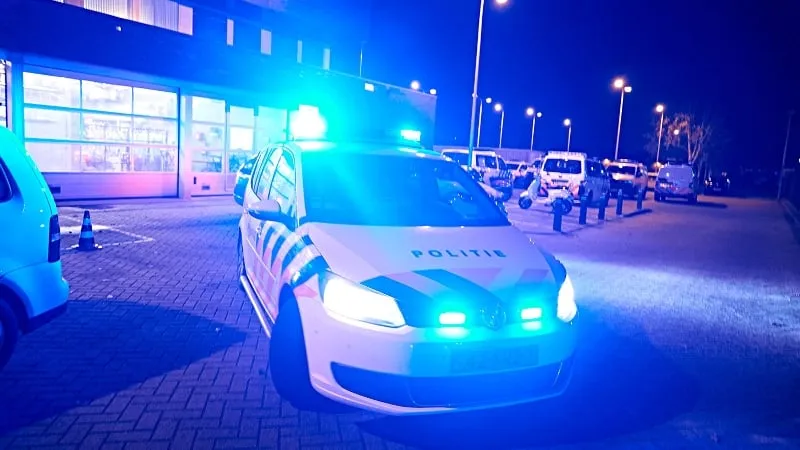 politieauto met zwaailicht