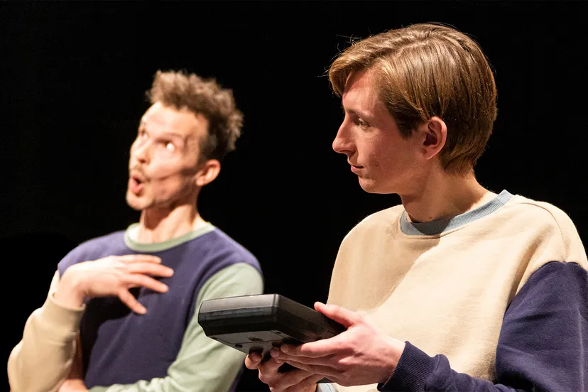 pr foto broer x foto moon saris