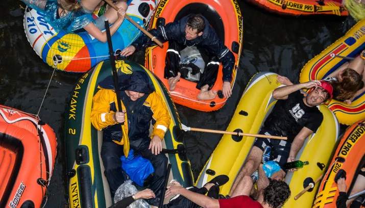 rubberbootmissie 142 715x408