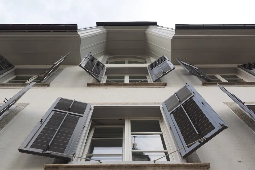 shutters 780043 1280