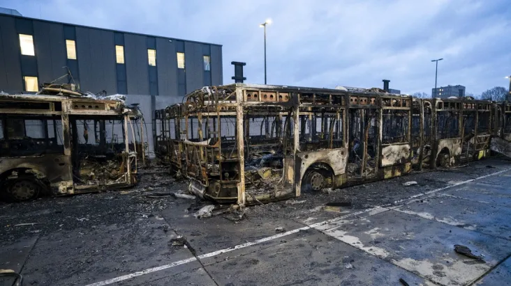 verbrande bussen busstalling westraven