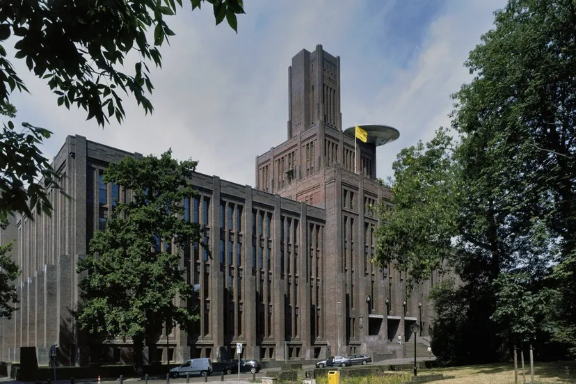 voorzijde met kunstwerk de ufo utrecht 20350262 rce