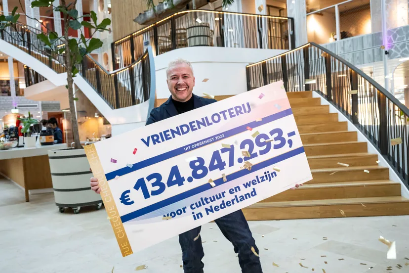 vriendenloterij schenkt 134 8 miljoen aan cultuur en welzijn in nederland