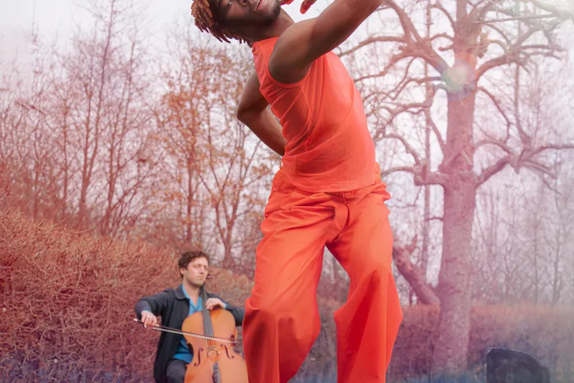 zb2023 staand 2000 foto loek hennipman