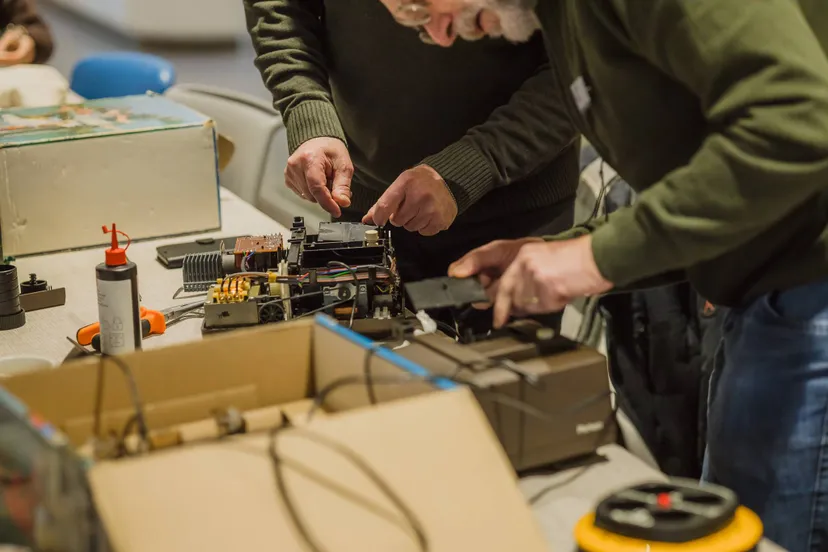 heel nederland repareert 1