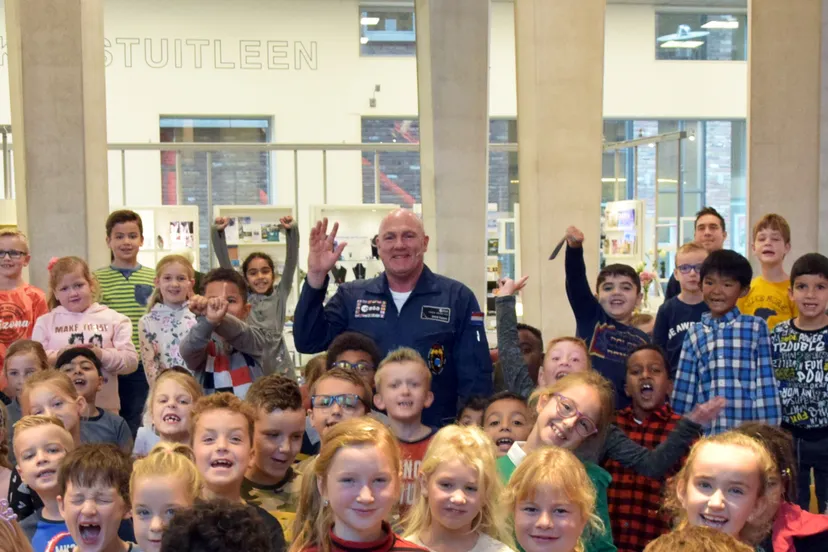 andr kuipers in bibliotheek veenendaal groepsfoto