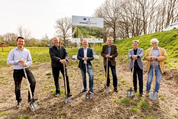 foto bij persbericht 23 feestelijke start aanleg turfweide