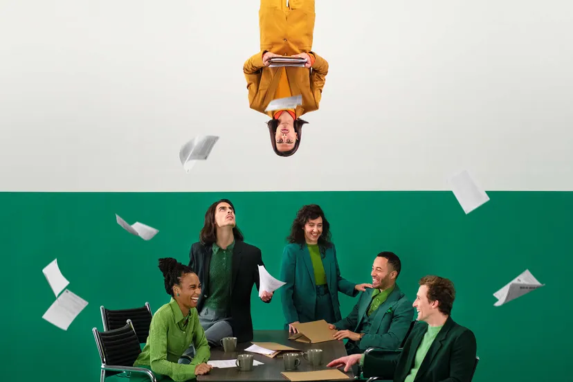 jac strangely familiar keyvisual notitle digitaal