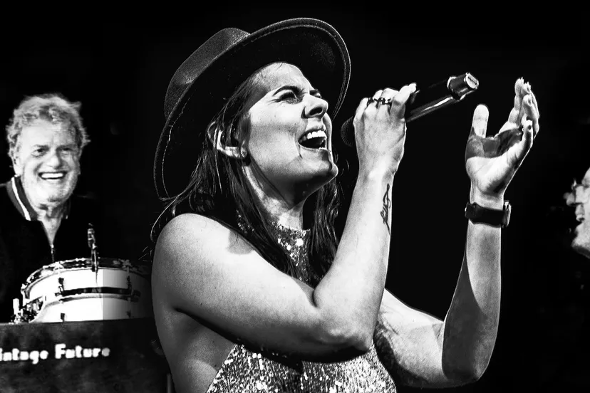 roots romance liggend