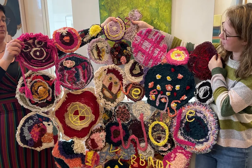 wandkleed textiel cafe