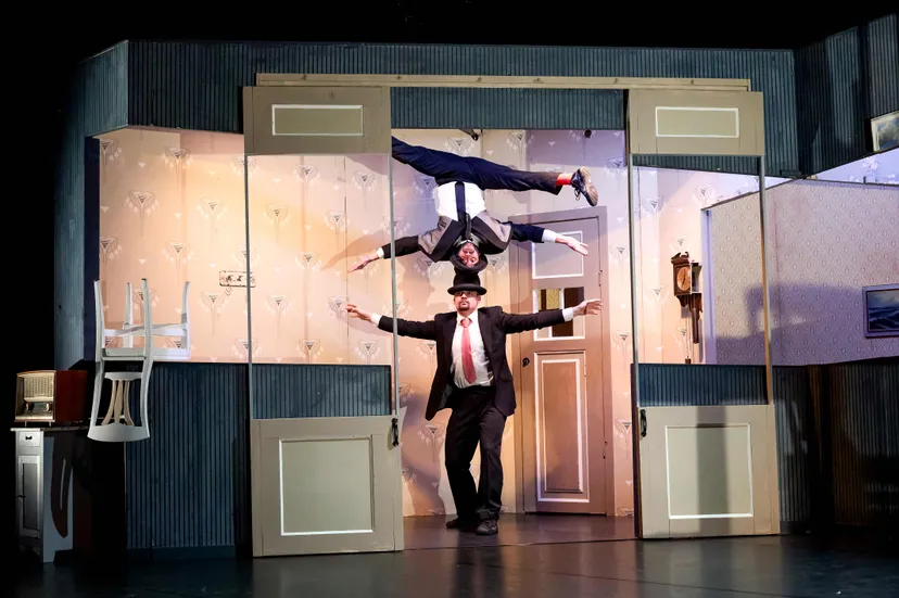 2boost producties man met hoed roos de bolster 1722