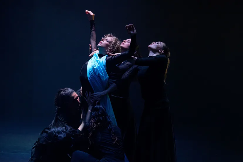 isabelle beernaert la dame en noir scenefoto 22 c kim vos