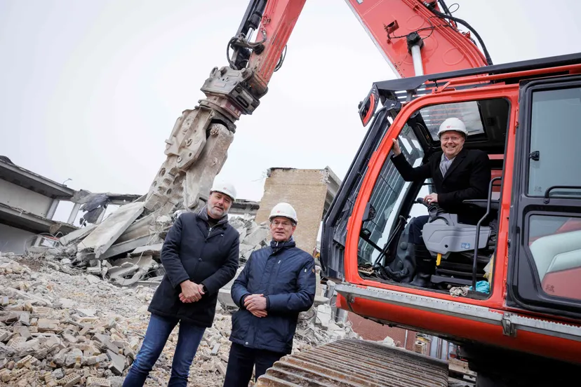 vlnr gerard klomp van van wanrooij projectontwikkeling wethouder marco verloop en wethouder engbert stroobosscher