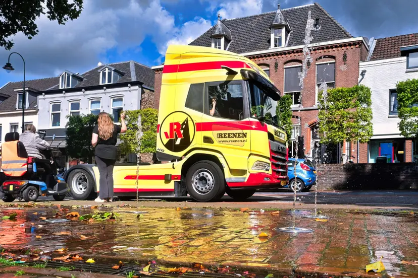 Een kleurrijke stoet aan trucks