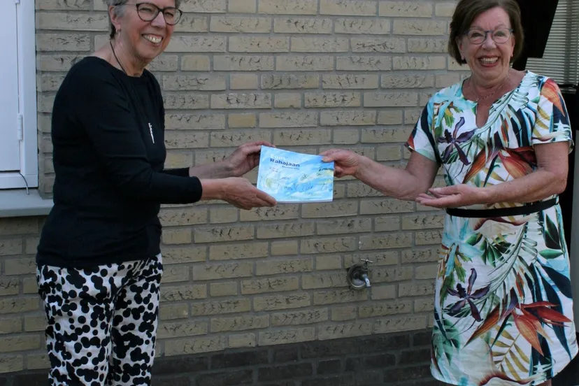 eerste exemplaar boek fons rahajaan