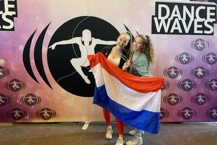 gitte hasselmann uit veldhoven en lieke vd sande uit eindhoven