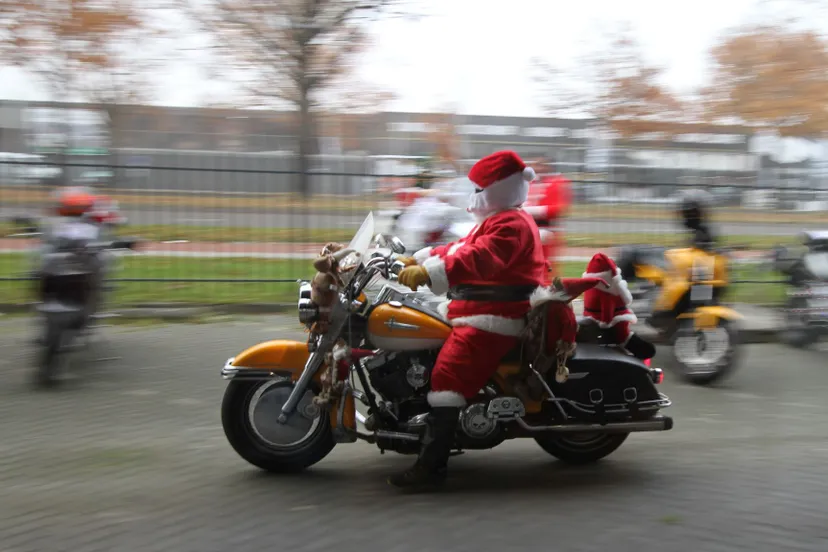 kerstman op motor