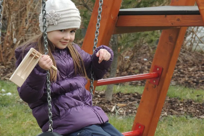 kind simona robov via pixabay