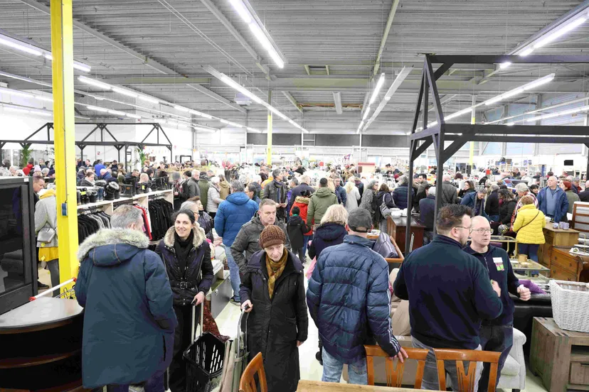 opening kringloopwinkel 19