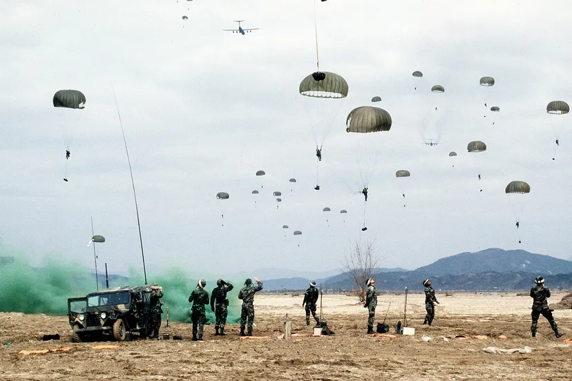 parachutist defence imagery via pixabay