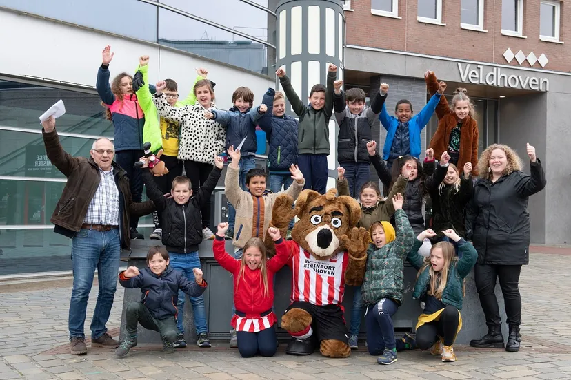 scoor een boek persconferentie groepsfoto fotograaf willem binnendijk