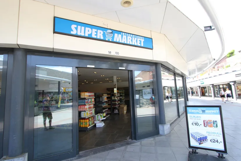 super international market