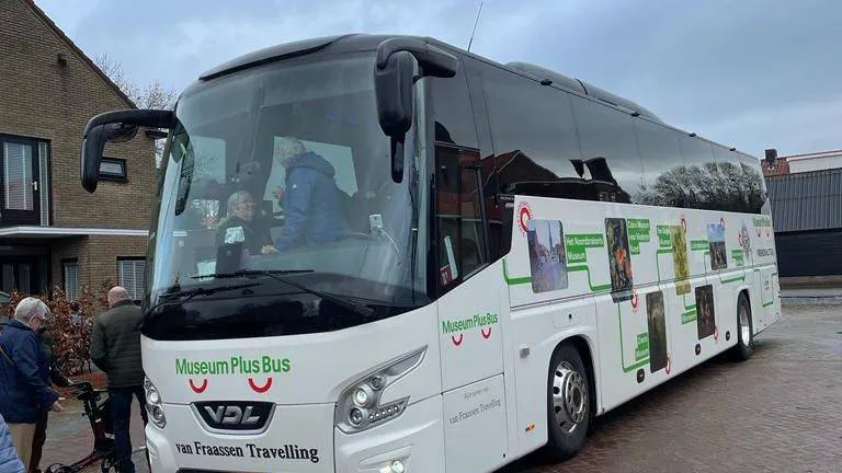 Museum-plus-bus-foto